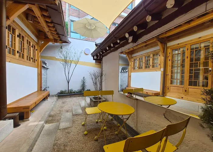 Hanok Mikyeong *